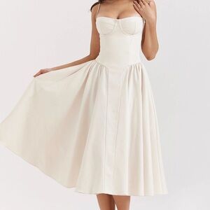 HOUSE OF CB SAMARIA CORSET DRESS IN CREAM SIZE XS REG CUP